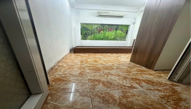 Mình cần cho thuê nhà Nguyễn Hoàng Tôn, Tây Hồ 3.5 tầng, 2 ngủ, 2 vệ sinh, 6.5 Triệu